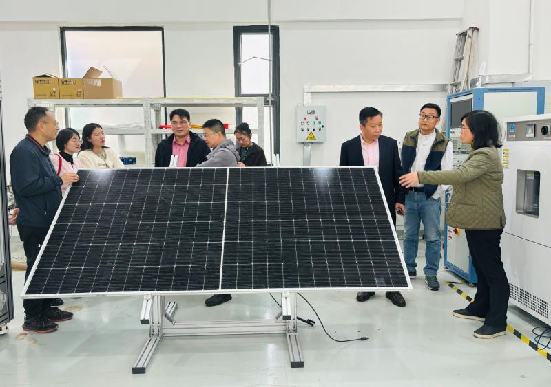 物理与天文学院校友会举办校友企业行活动筹备会，聚焦光伏技术研发